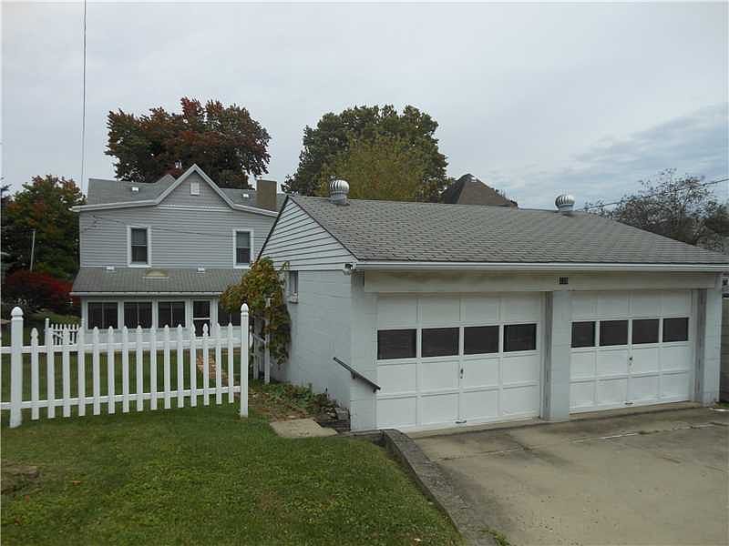 2nd image of 139 4th St