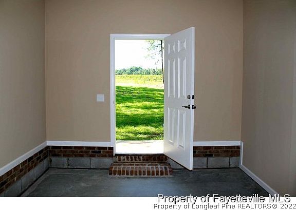 5th image of 305 Crown Point