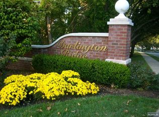 1146 Sycamore Ln, Mahwah, NJ 07430
