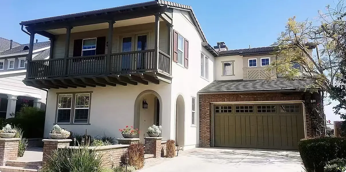 5 bed, 3410 sqft, $7,980 — Photo 1