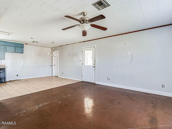5th image of 13637 Marion Dr