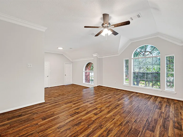 4539 Springfield Lakes St — Photo 30