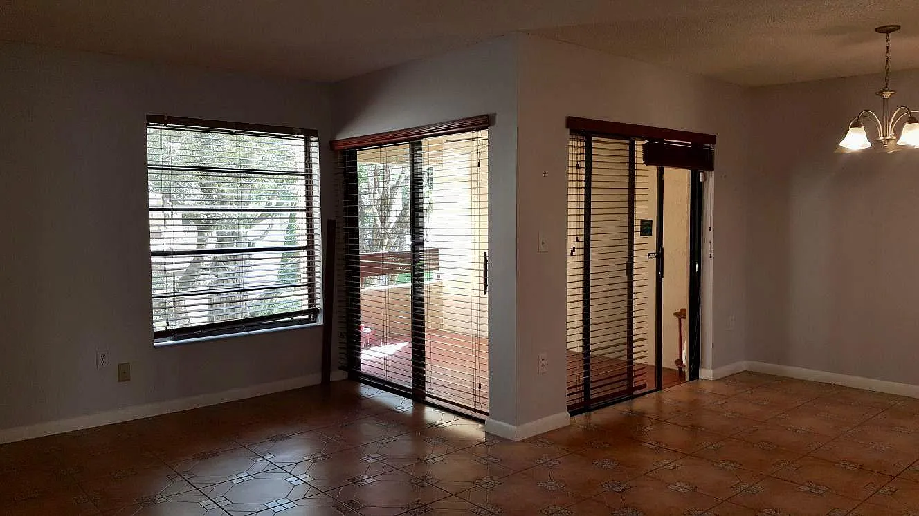 2 bed, 1040 sqft, $2,100 — Photo 3