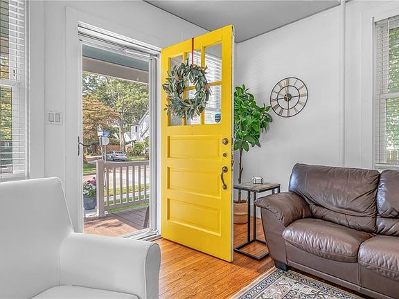 3rd image of 160 W Ocean Ave