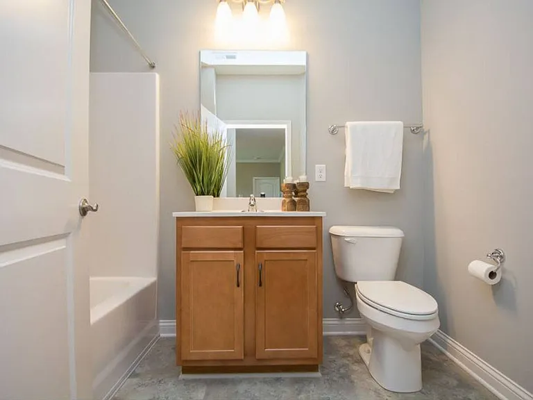 Glenmary Pointe Apartments — Photo 22