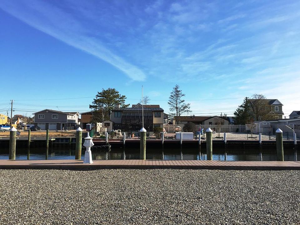 1st image of 312 Silver Lagoon Dr