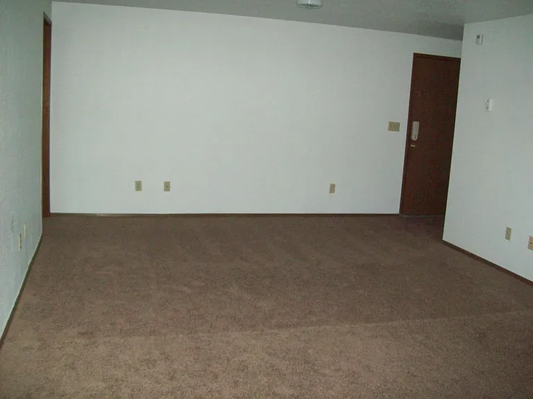 1163 S Harrison St #6 — Photo 4