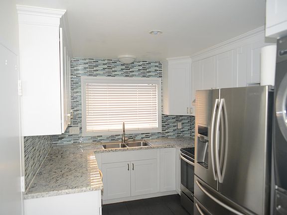 3rd image of 4383 Kansas St APT 3