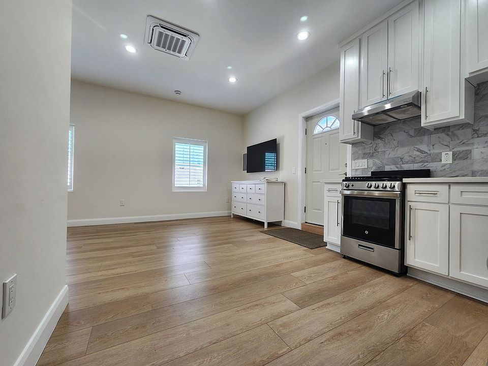 1st image of 10458 Brooke Ave