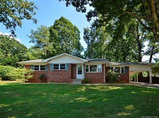 43 Azalea Rd E, Arden, NC 28704
