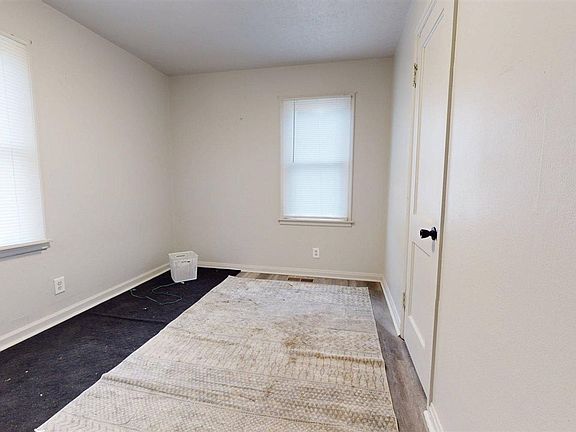 3rd image of 2816 Ohio Ave