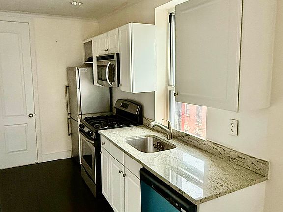 5th image of 549 Hudson St #5A