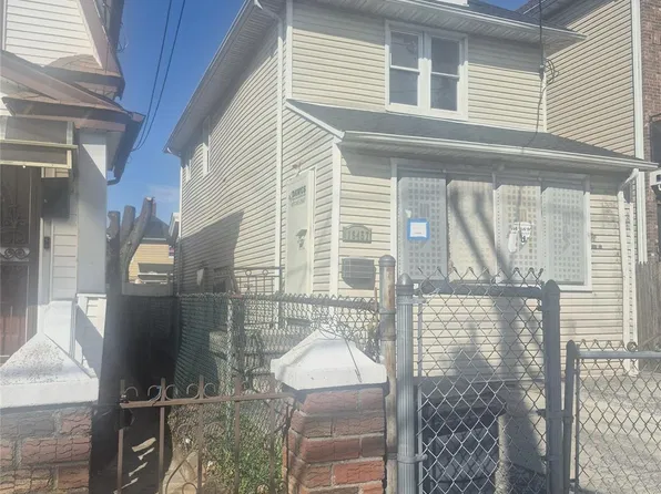 16457 109th Ave, Addisleigh Park, NY 11433