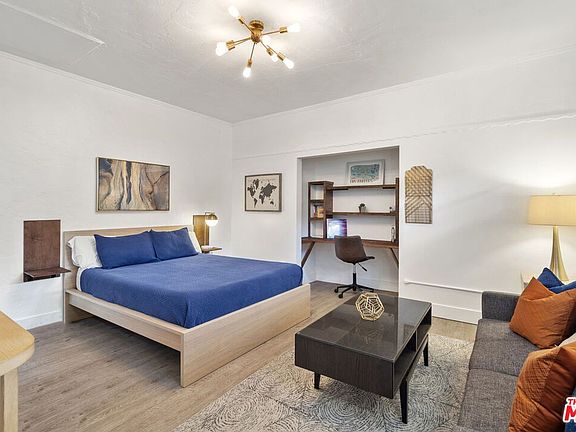 5th image of 829 S La Brea Ave