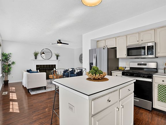 4th image of 763 Pioneer Woods Dr