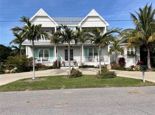 110 48th St, Holmes Beach, FL 34217