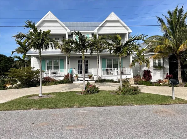 110 48th St, Holmes Beach, FL 34217