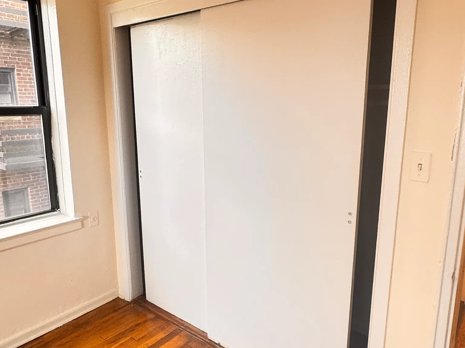 1 bed, 800 sqft, $2,200 — Photo 3