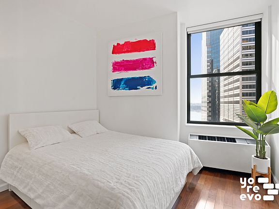 3rd image of 1 Wall Street Ct Penthouse 3
