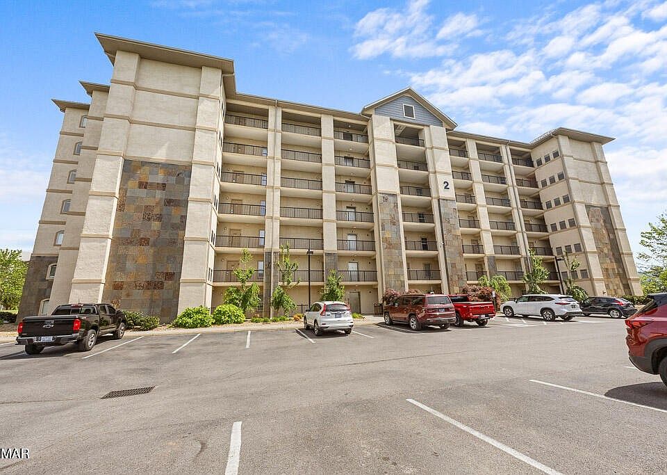 1st image of 124 Plaza Dr #2505