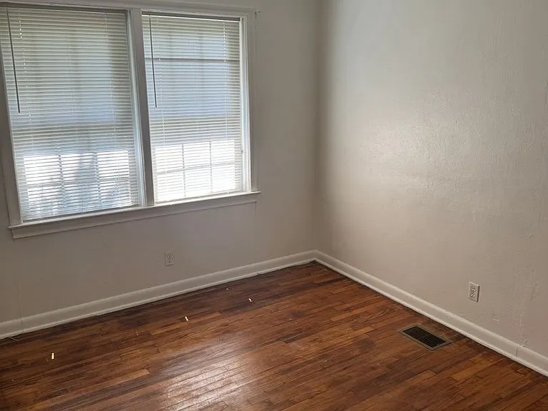 1615 Sharkey St — Photo 7