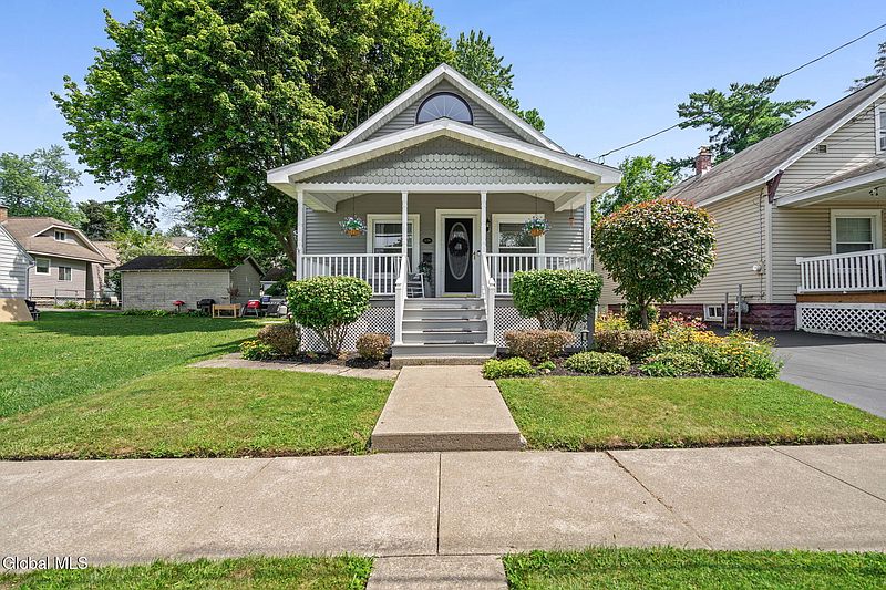 2nd image of 1176 Dean Street