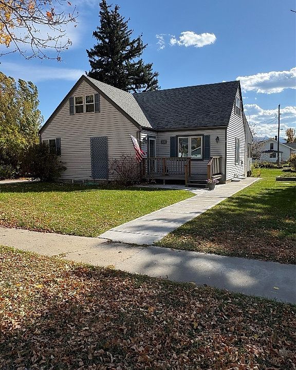 1st image of 206 2nd St E