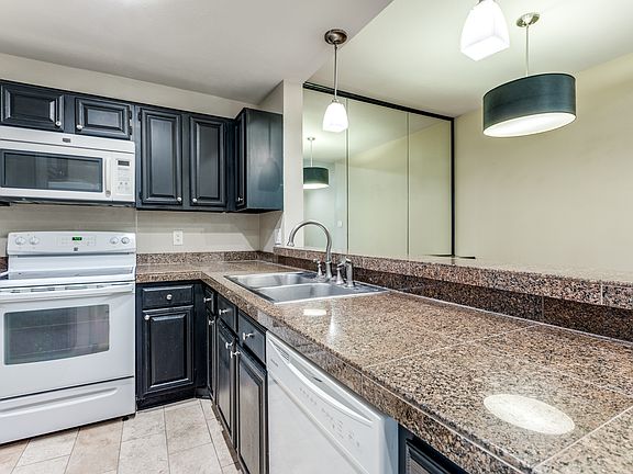 4th image of 8601 Park Ln APT 428