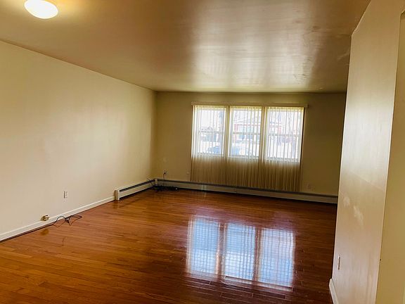 3rd image of 10416 217th St #1