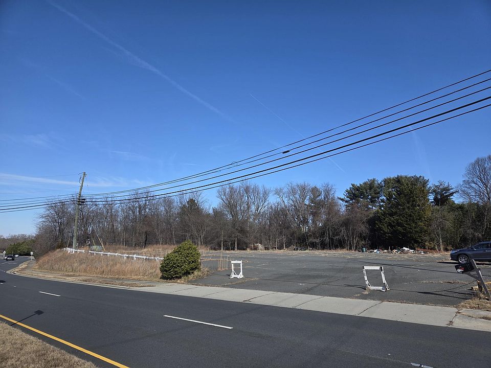 2nd image of 3155 W Ox Rd