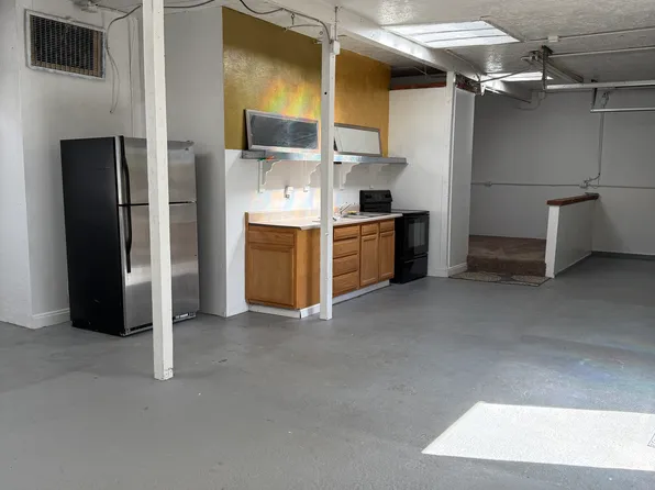 (undisclosed Address), Albuquerque, NM 87106