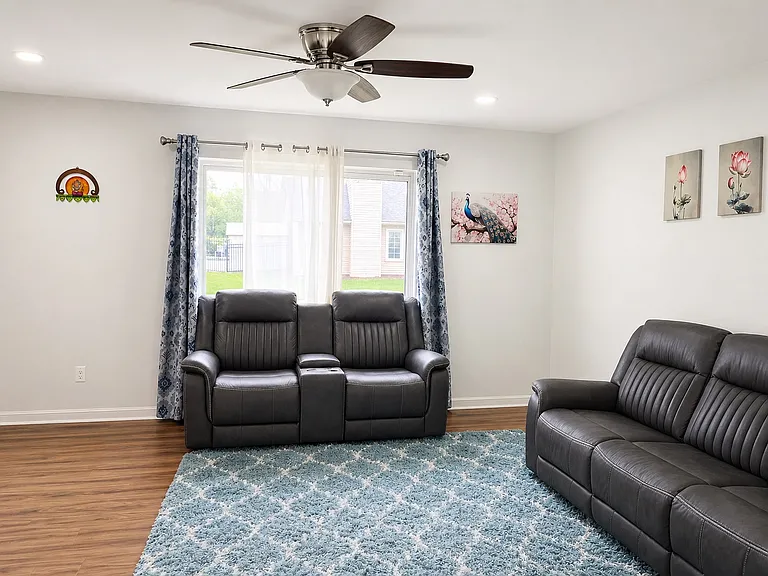Living room 17x15