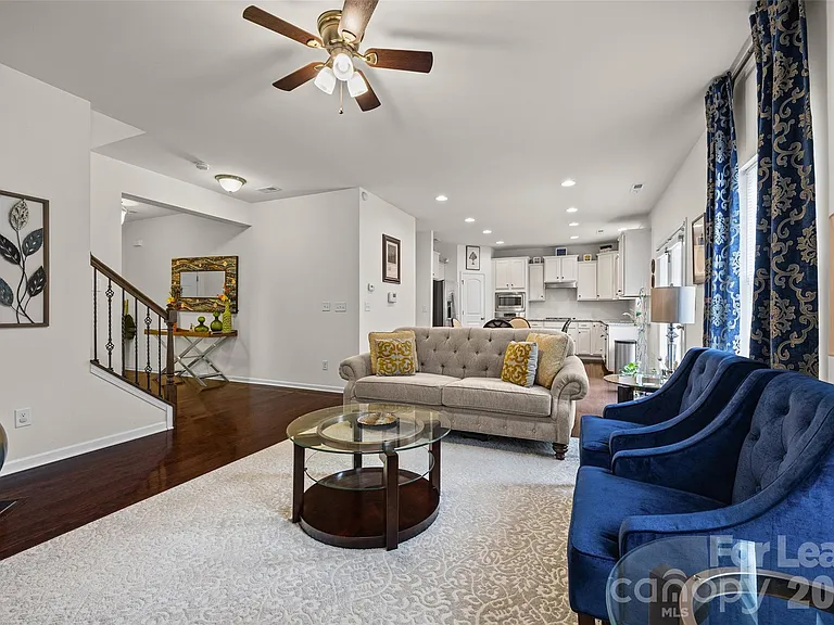 409 Elizabeth Valley Ln — Photo 5