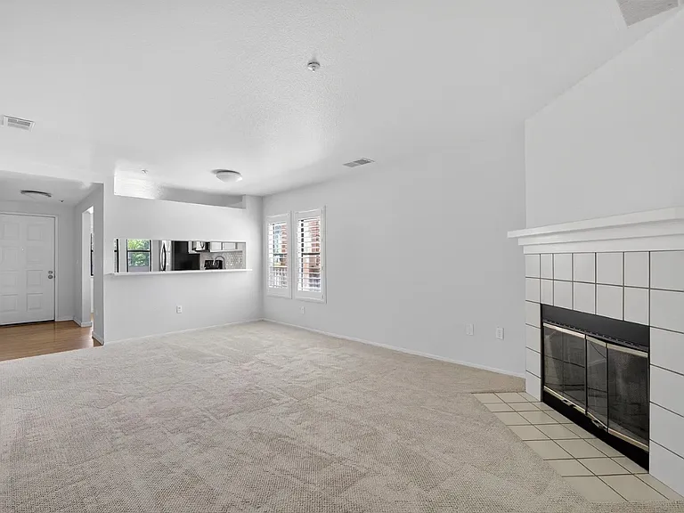1123 S Villa Way — Photo 6