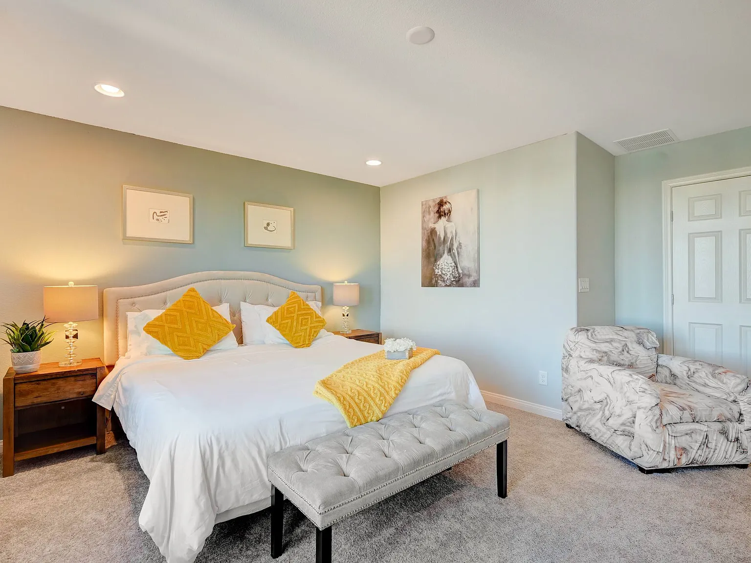 4 bed, 2171 sqft, $2,550 — Photo 2