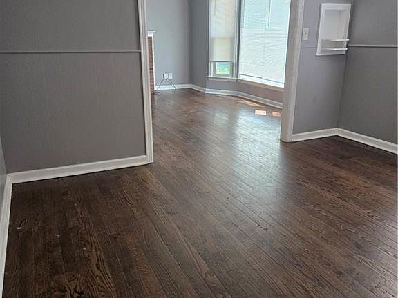 4th image of 5024 Glenside Dr