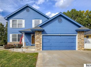 218 Happy Hollow Cir, Council Bluffs, IA 51503