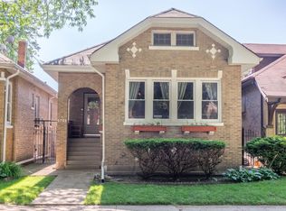 5750 N Fairfield Ave, Chicago, IL 60659