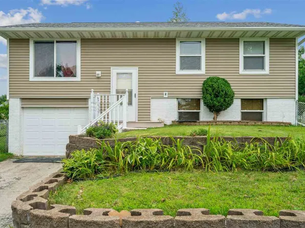 6612 Inwood Ln NE, Cedar Rapids, IA 52402