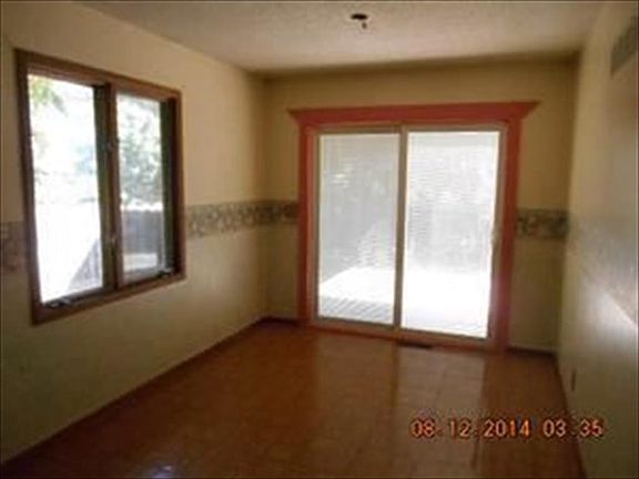 3rd image of 850 52nd Ave