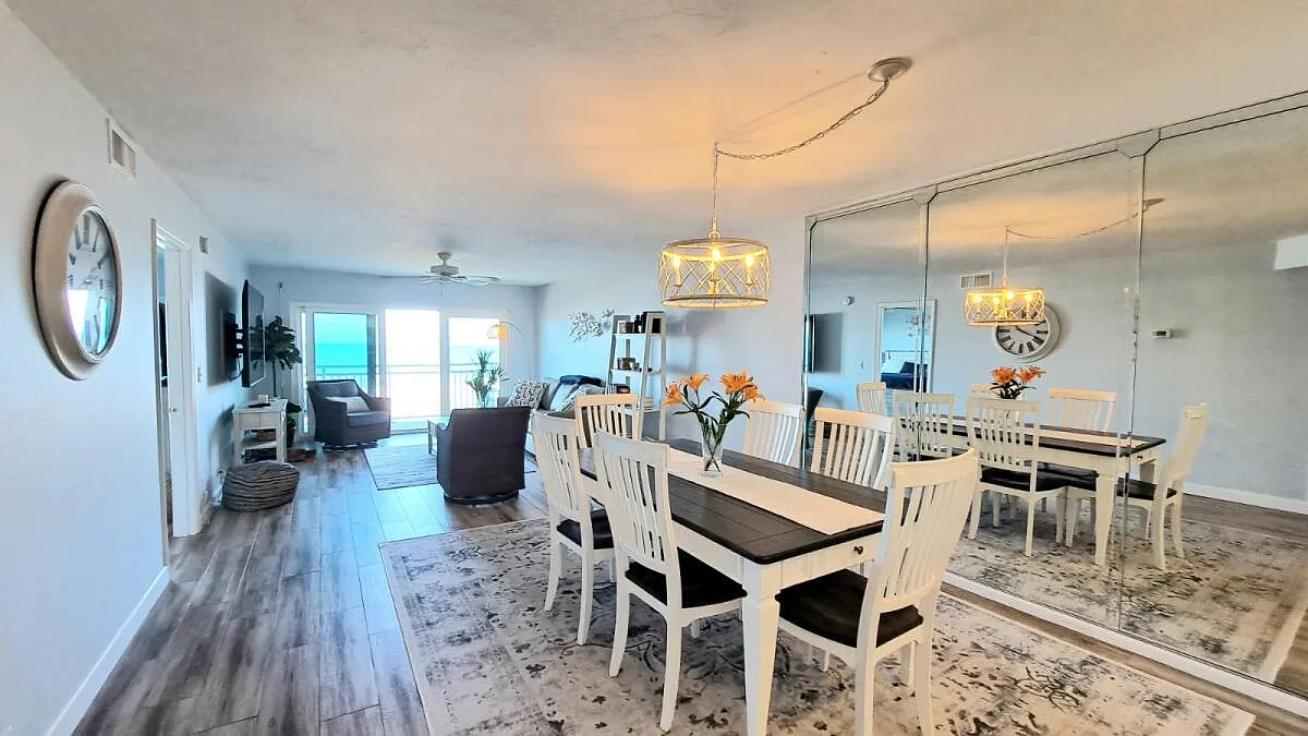 2 bed, 1316 sqft, $3,700 — Photo 4