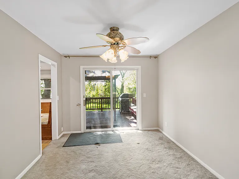 1140 Sunnyslope Dr — Photo 4
