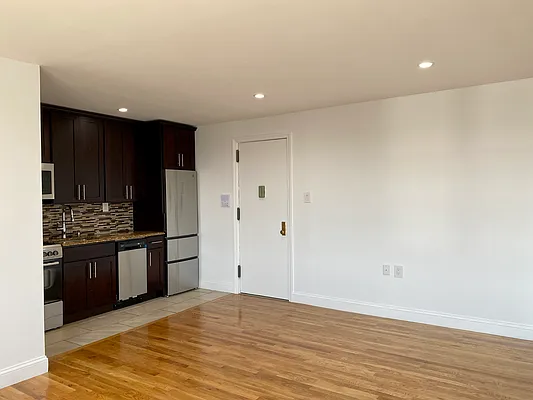 Rented by Hagstrom Management Inc | media 11