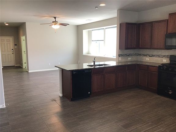 4th image of 453 S Brook Dr