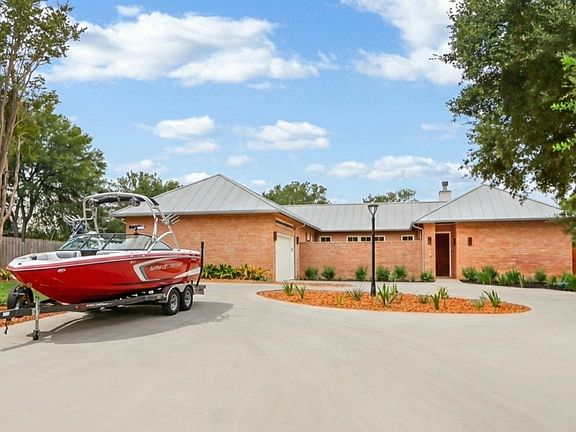 2nd image of 352 Ridge Crest