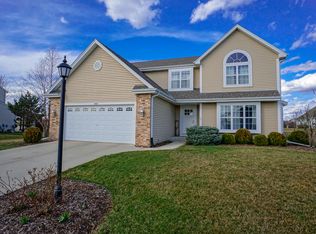 1431 Mamerow Ln W, Oconomowoc, WI 53066