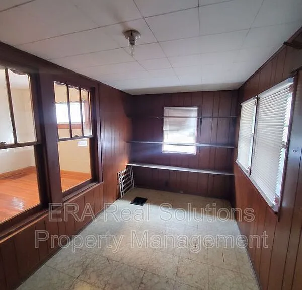 695 S Eureka Ave — Photo 9