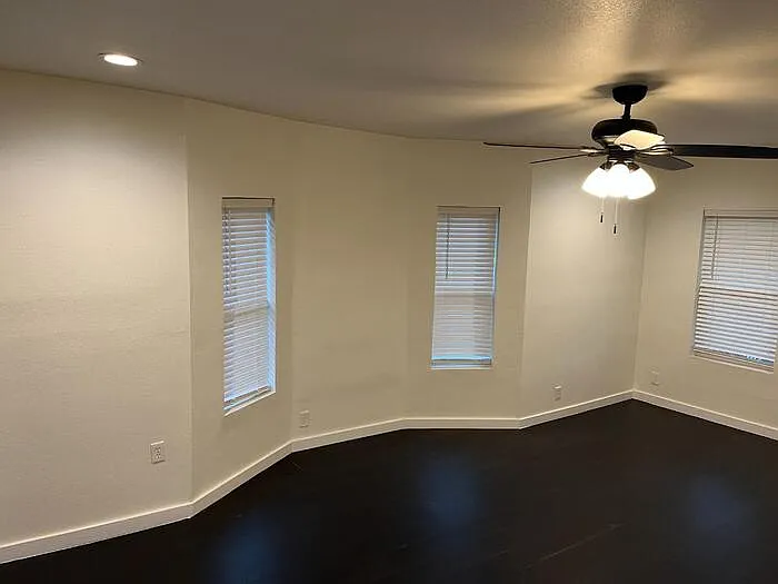 1515 W Woodard St — Photo 6