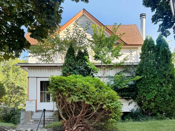 1391 Charles Ave, Saint Paul, MN 55104