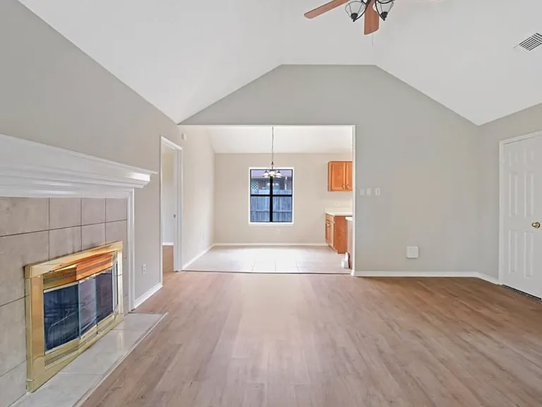 6204 Avanti Dr — Photo 7
